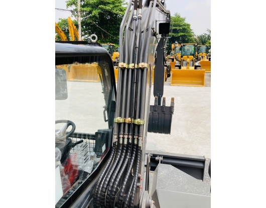 Máy xúc đào kẹp gỗ BD95W-9A